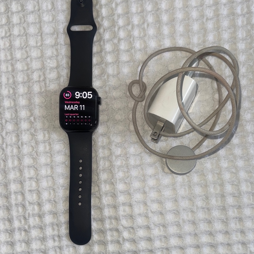 Apple Watch Series 10 (GPS + Cellular)